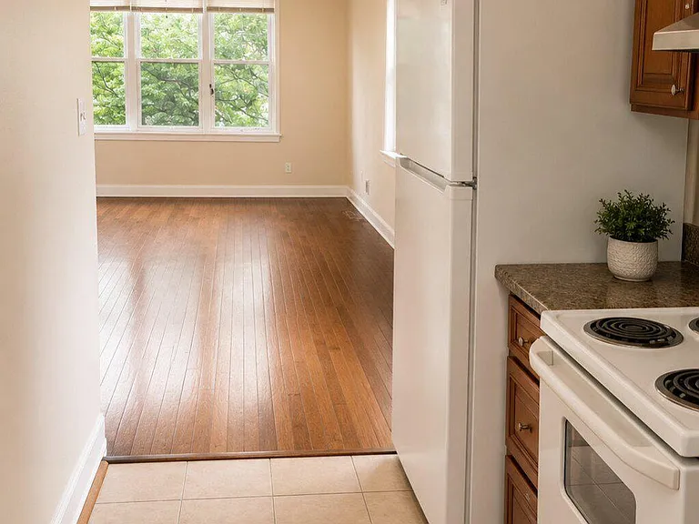 63 Galveston Pl SW #3 — Photo 4