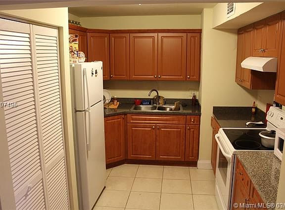 4th image of 2020 NW 119th St APT 1123