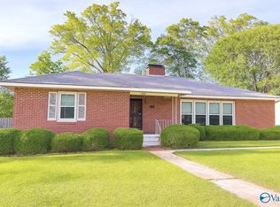 1304 Morningside Ct SE, Decatur, AL 35601