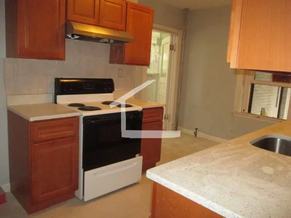 1885 Beacon St, Brookline, MA