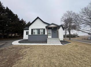 104 Hilltop Dr, Genoa, NE 68640