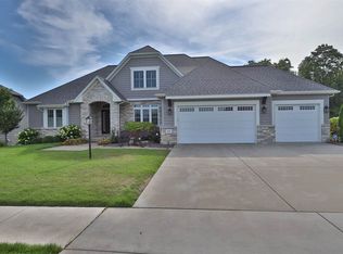 629 S Copperpoint Dr, DUNLAP, IL 61525