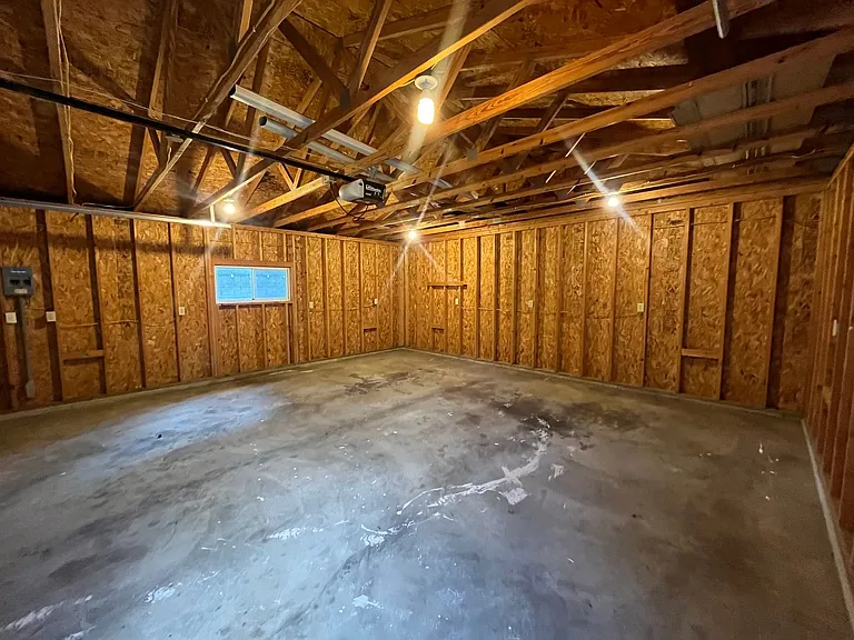 1422 Potomac Ave — Photo 12