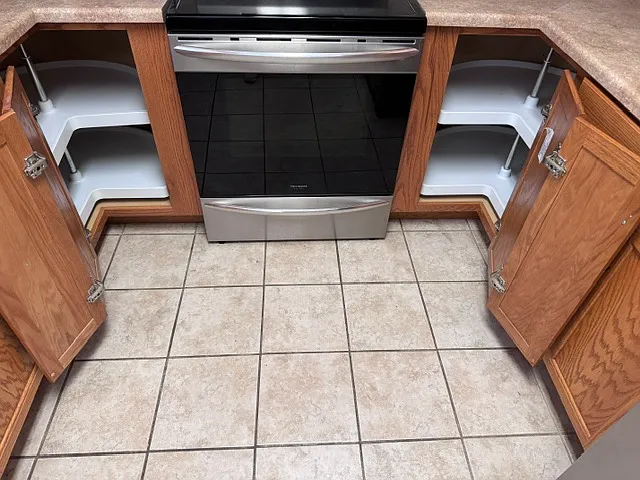 Stove and great storage in corner cabinets