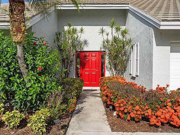 4th image of 2762 SW Westlake Circle