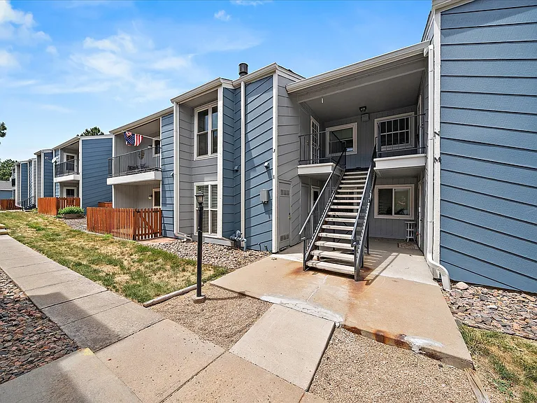 2365 E Geddes Ave #I22 — Photo 2