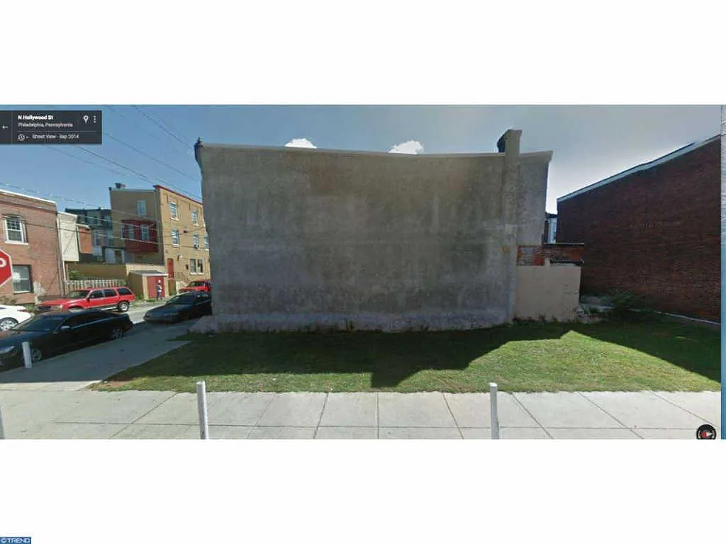 2912 Master St photo 1