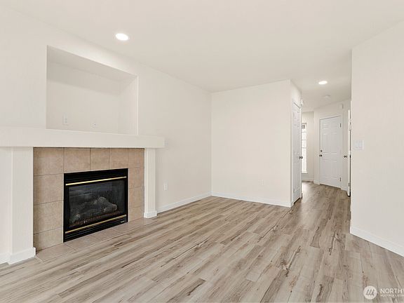4th image of 18630 29th Ave E