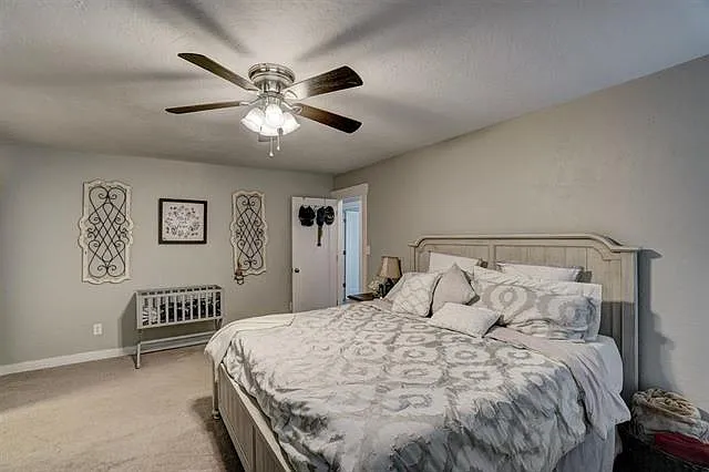 905 NE Dove Ln — Photo 14