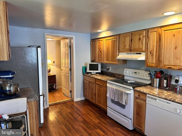 34 N High St, Millerstown, PA 17062