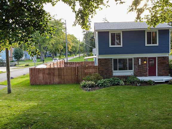 2nd image of 2926 Lansdowne Rd