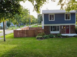 2926 Lansdowne Rd, Waterford, MI 48329