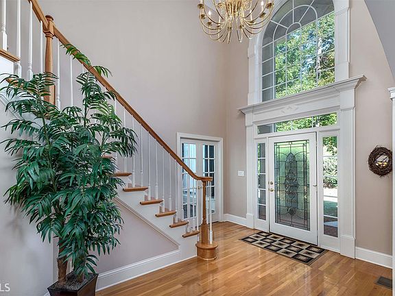 4th image of 143 Glen Eagle Way