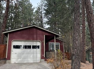 1924 SW Forest Ridge Ave, Bend, OR 97702