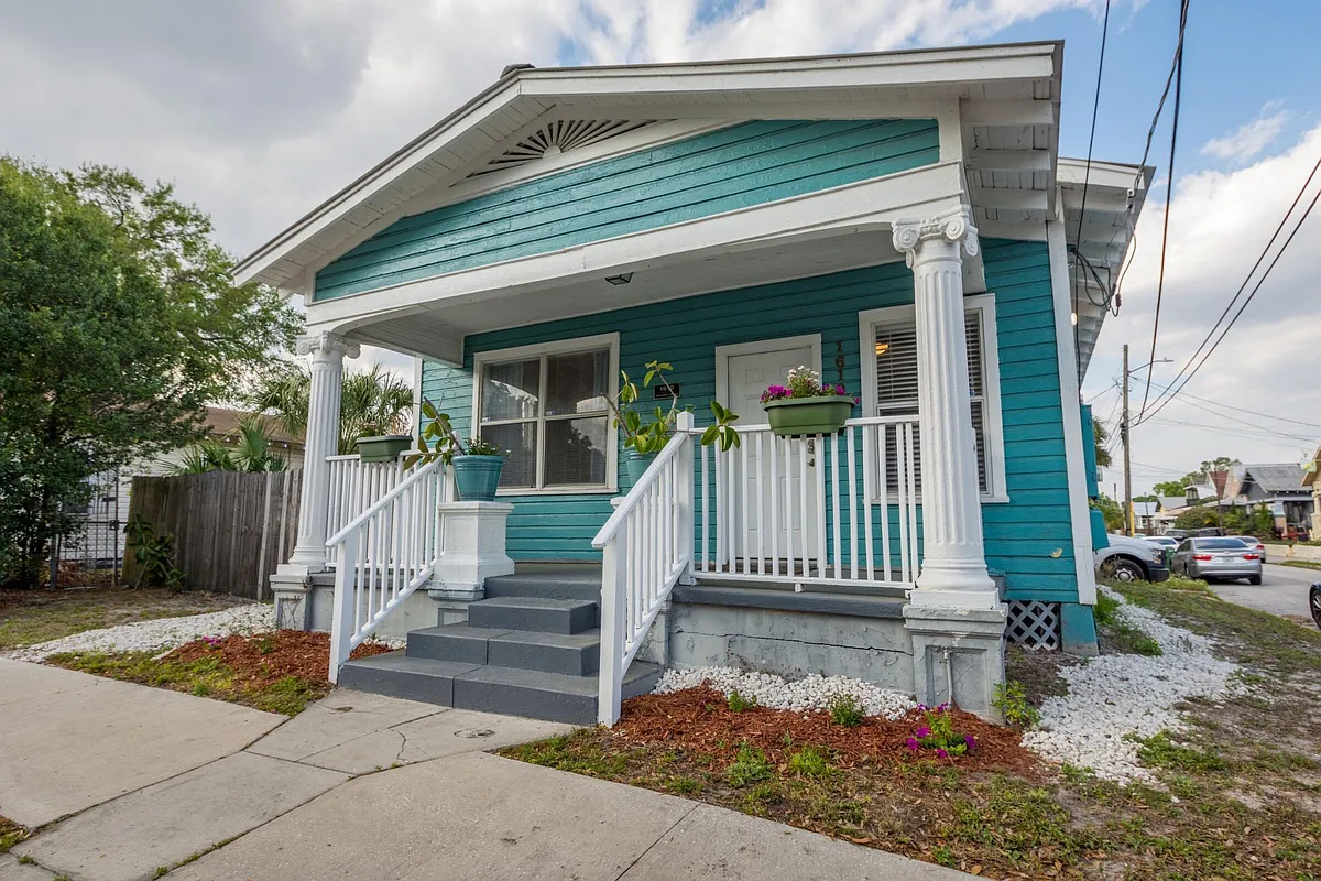 Building Photo - 1610 E 19th Ave
