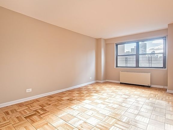 3rd image of 305 E 86th St APT 15DW