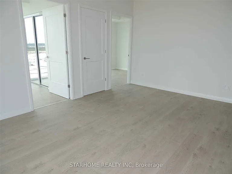 7895 Jane St #2015 — Photo 8
