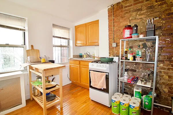 Rented by Compass | media 21