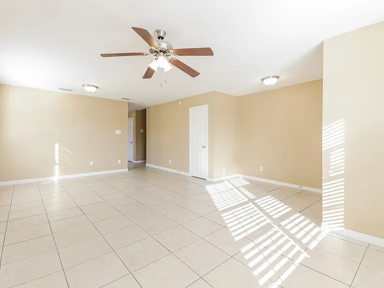 7103 London Fog Dr — Photo 4
