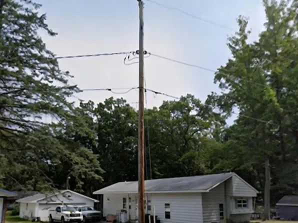 103 Windsor Dr, Prudenville, MI 48651