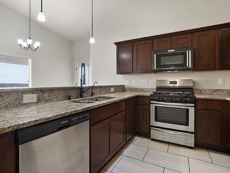 14362 Loma Esmeralda Dr — Photo 7