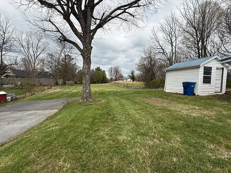 277 E Main St — Photo 5