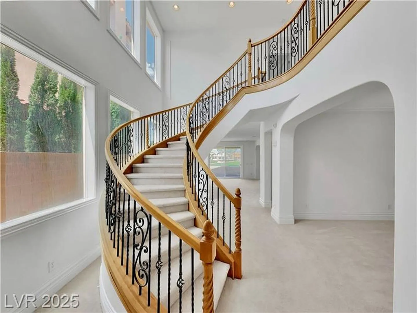 golf view, balcony , 5 bed room plus den and loft — Photo 2