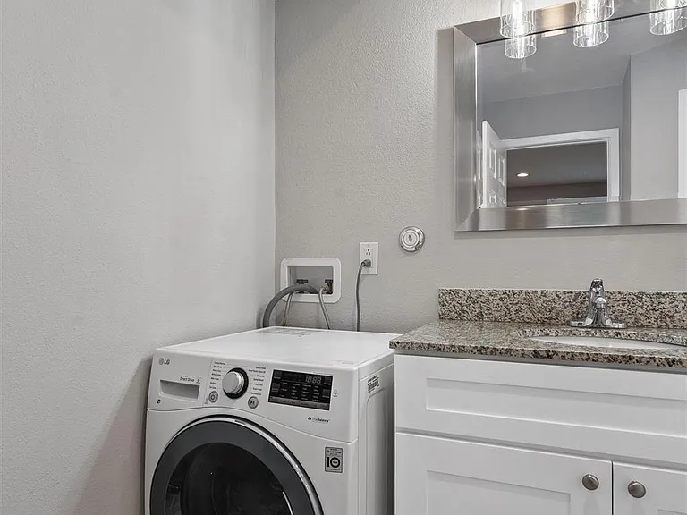 935 La Posada Dr #117 — Photo 16
