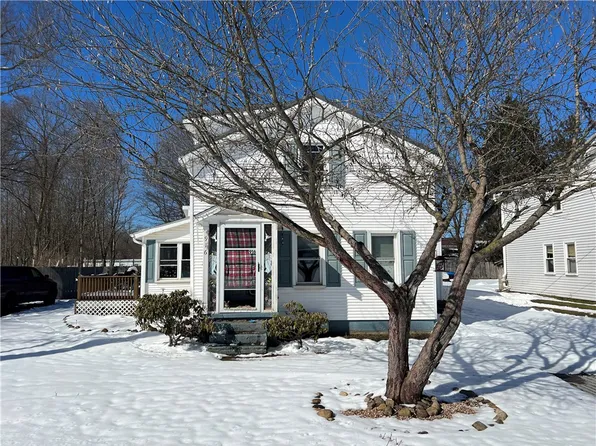 916 Depot Rd, Waterford, PA 16441