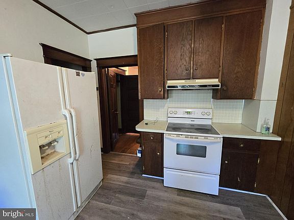 5th image of 235 Locust Ct