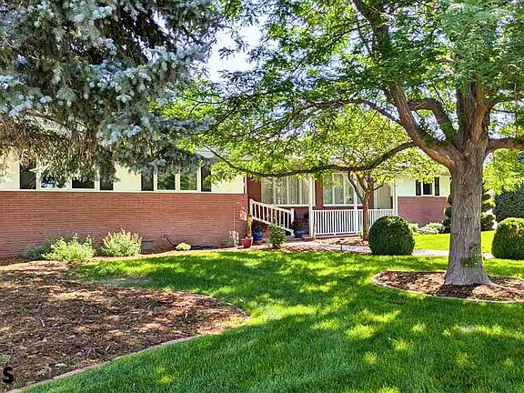 2nd image of 617 Hillcrest Dr