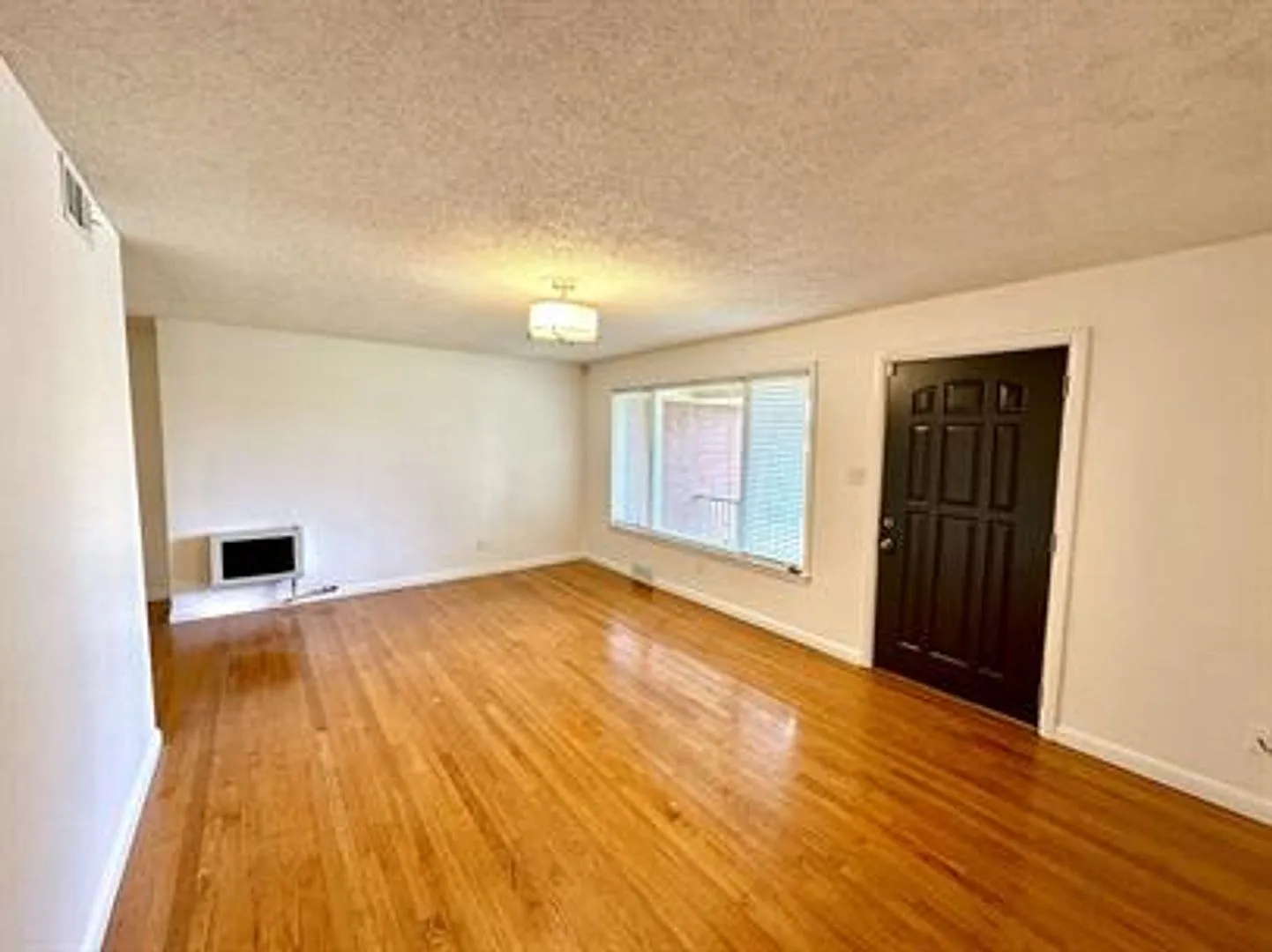 Hardwood Floors — Photo 3