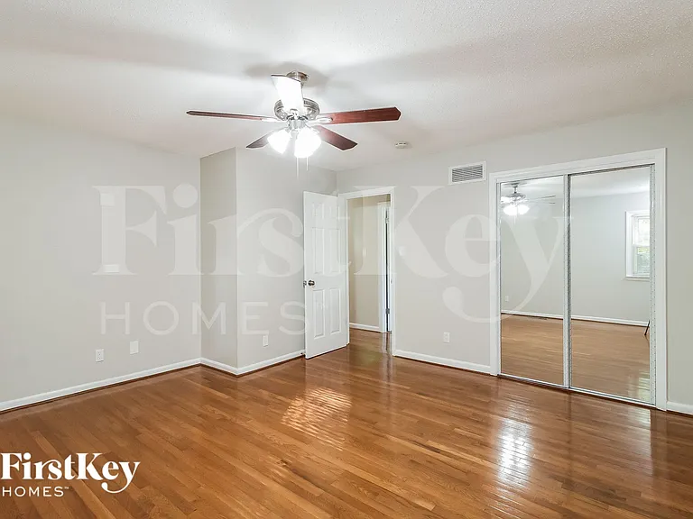 4923 Shady Pine Dr — Photo 7