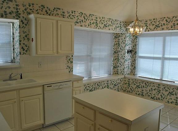 4th image of 2213 Norwich Pl