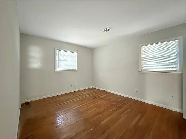 10624 Woodcock St — Photo 9