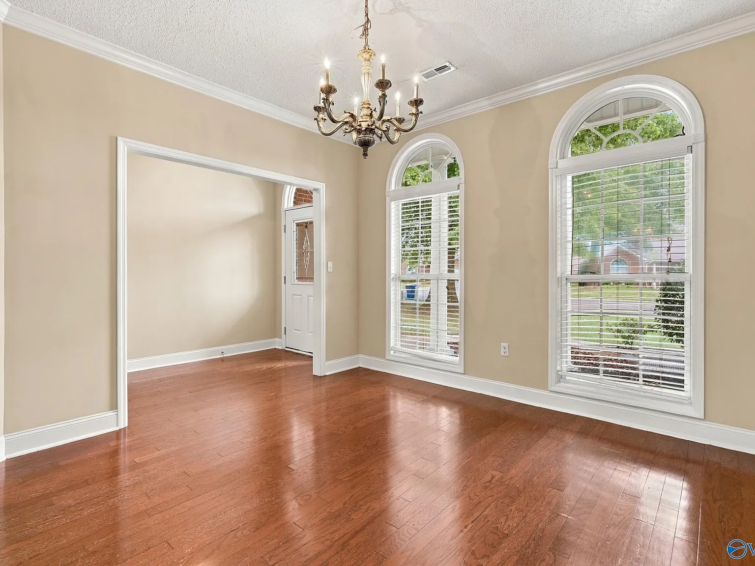 3 bed, 2.5 bath, 2321 sqft, $2,250 — Photo 4