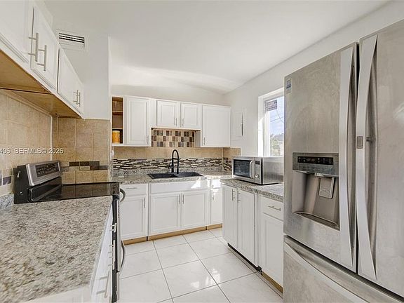 3rd image of 3510 SW 39th St