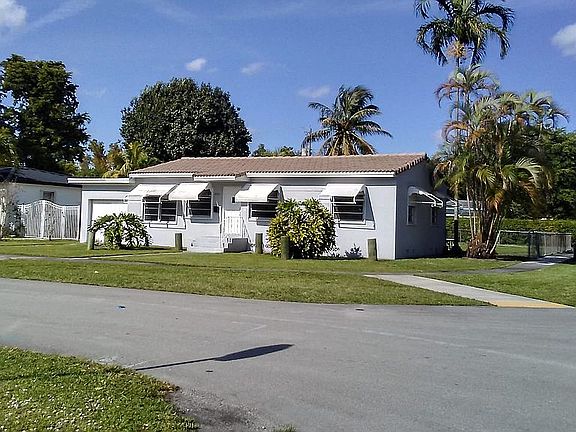 2nd image of 1001 Plover Ave