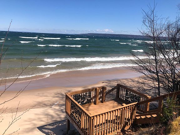 4th image of 13758 W Lakeshore Dr