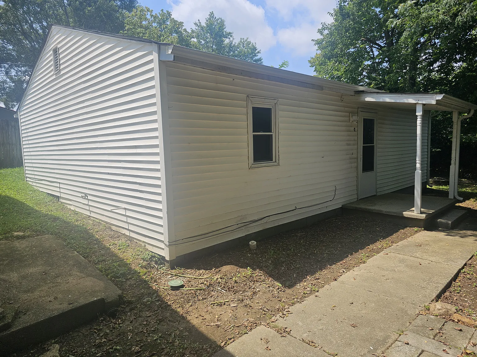 211 Earlene Ct — Photo 1