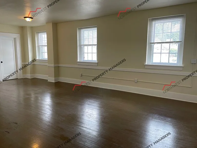 455 N Market Blvd — Photo 2