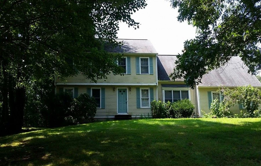 1st image of 10 Whitewood Dr