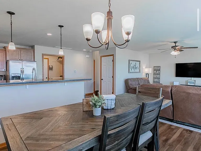 8767 Ridge Hollow Dr — Photo 13