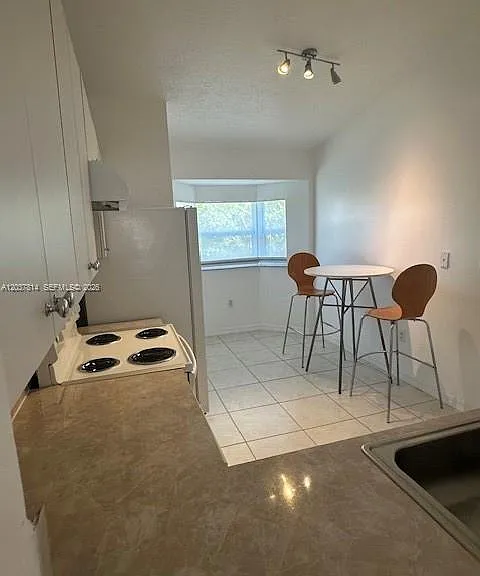 1271 SE 28th Ct #203 — Photo 5
