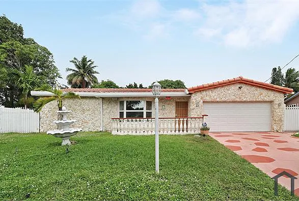 3241 NW 40th St — Photo 3