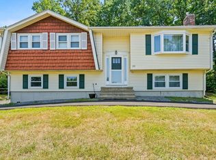 33 Heritage Rd, Billerica, MA 01821
