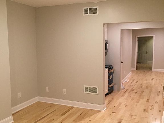 Open Floor Plan. Solid Hardwood floor.