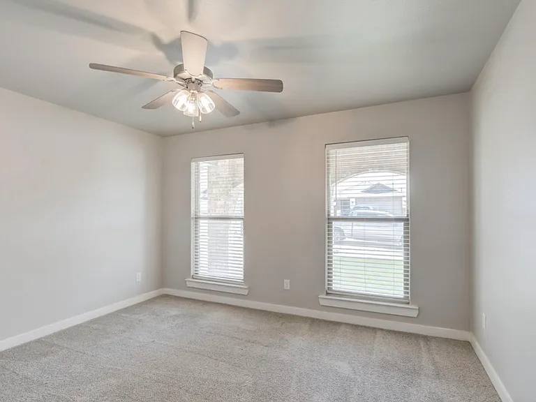 Bryan Ave — Photo 22