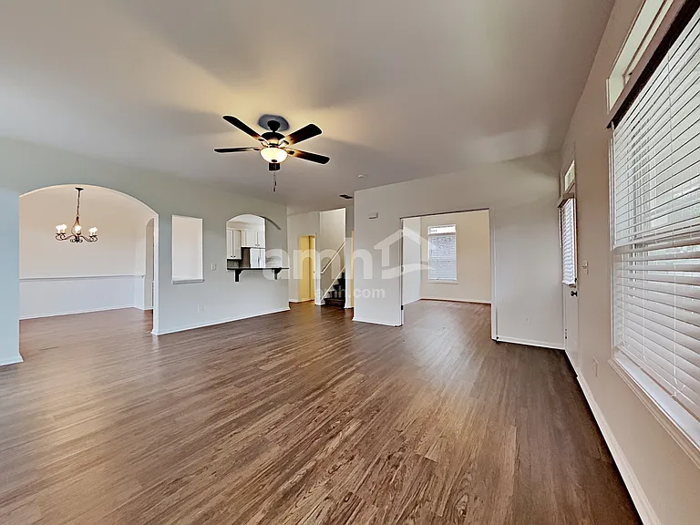 826 Durham Ct — Photo 8