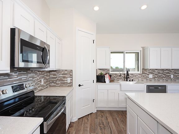 4th image of 6512 N LOMA Court